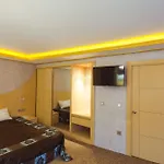 Hotel Grand Ambiance 3*