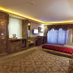 Grand Ambiance Hotel 3*