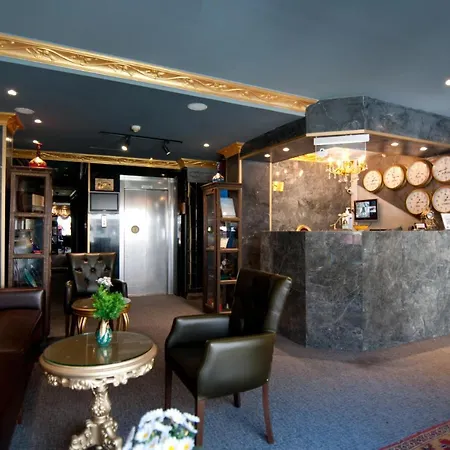 Grand Ambiance Hotel 3*