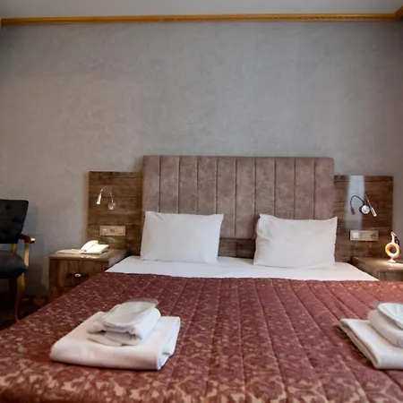 Grand Ambiance Hotel 3*