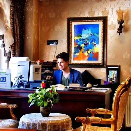 Grand Ambiance Hotel 3*