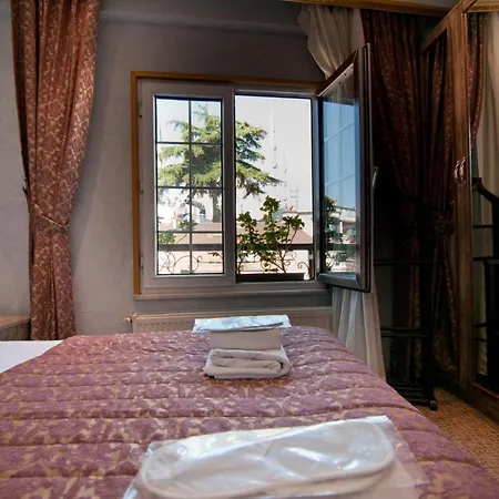 Grand Ambiance Hotel 3*