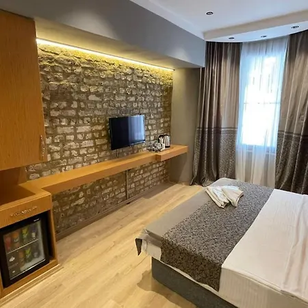 Grand Ambiance Hotel 3*