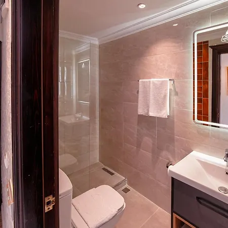 Szálloda Grand Ambiance 3*