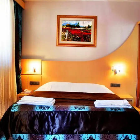 Hotel Grand Ambiance