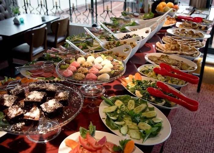 Hotel Grand Ambiance 3*