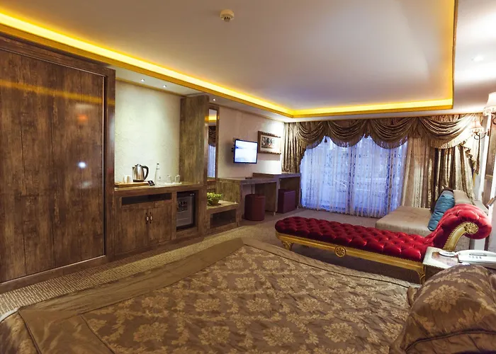 Grand Ambiance Hotel 3*