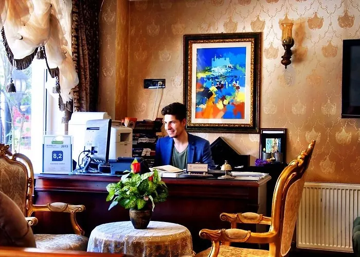 Grand Ambiance Hotel 3*