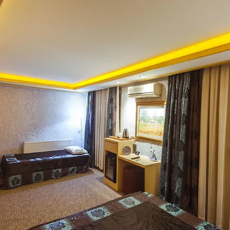 Grand Ambiance Hotel 3*