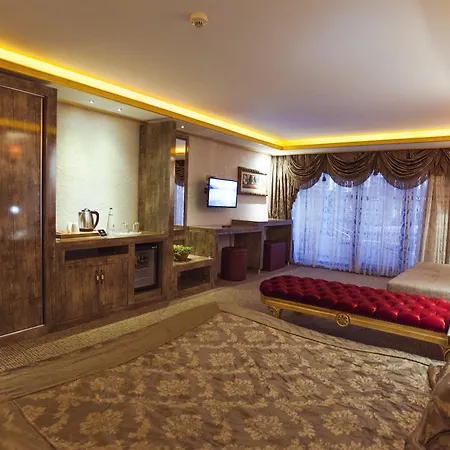 Grand Ambiance Hotel 3*